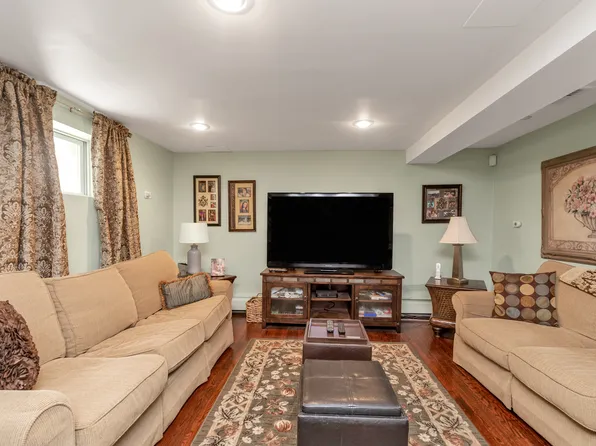 41-27 Orient Avenue image 16 of 24