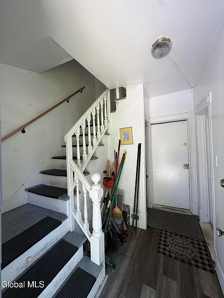 5th image of 7 Winnie Avenue