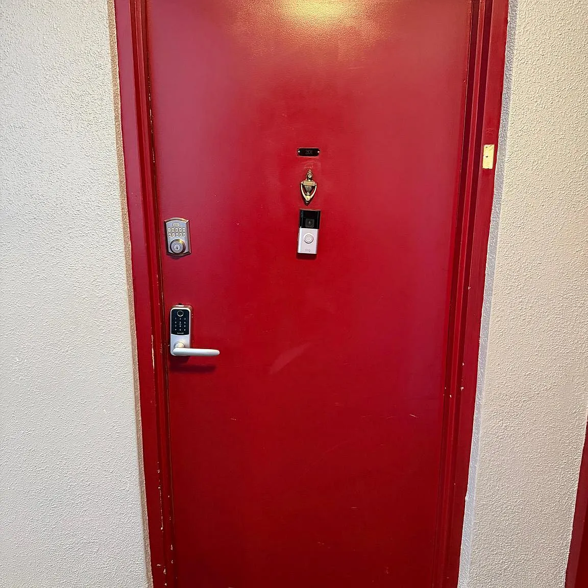 2 bed, 1.0 bath, 930 sqft, $1,700 — Photo 2