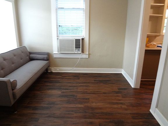 4th image of 944 N 17th Ave
