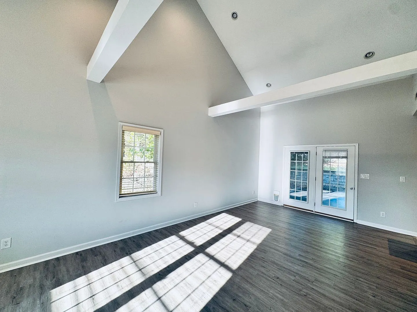 Russell Springs One Level Home — Photo 3