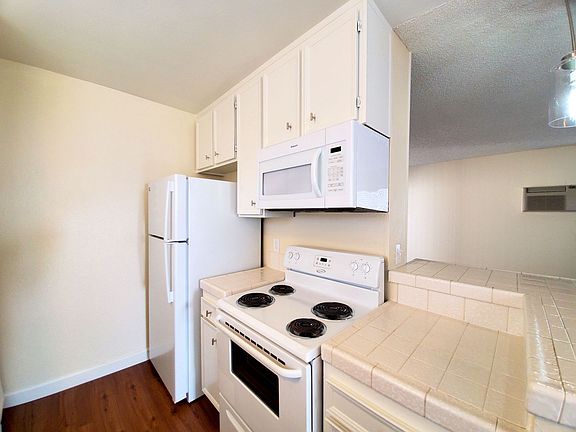 5th image of 5614 Lauretta St #3