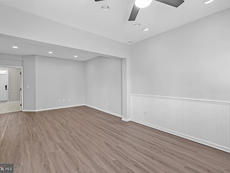 5011 Waple Ln — Photo 10