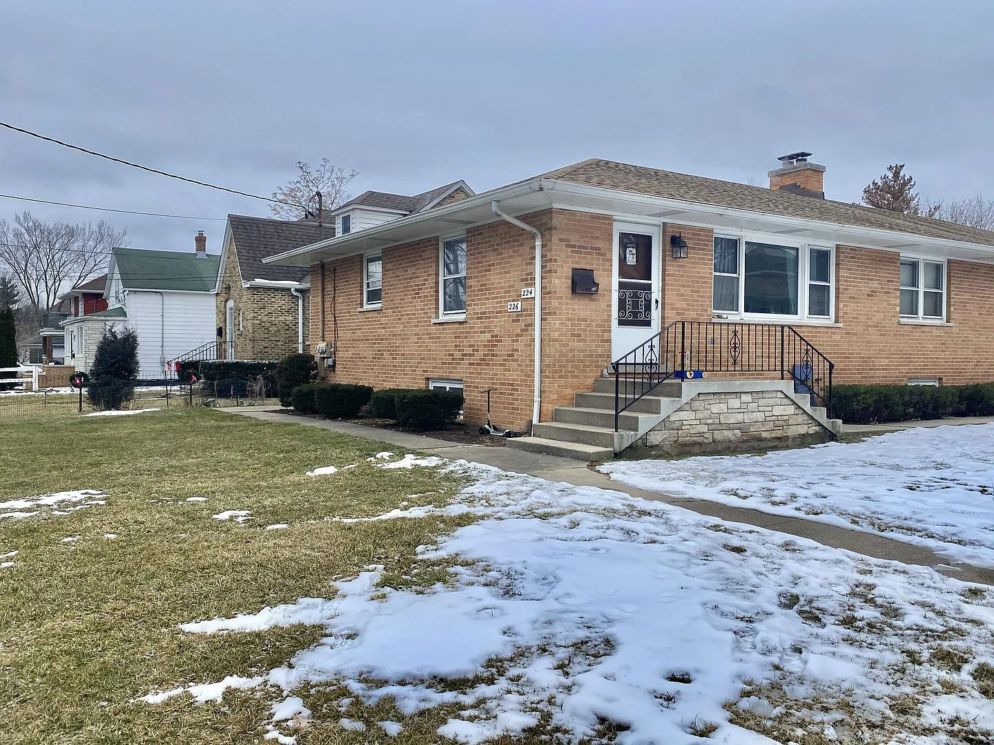 224 Everts Pl photo 1