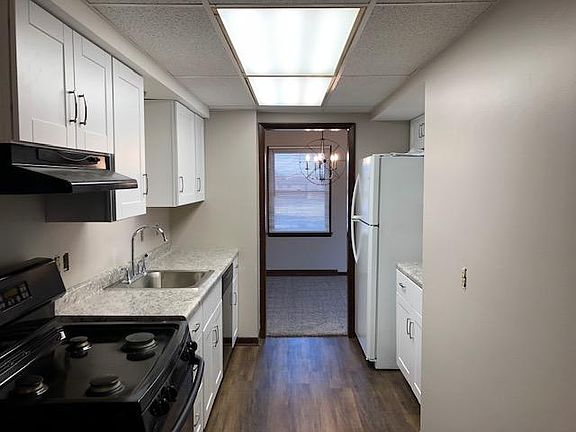 4th image of 313 Somerset Dr