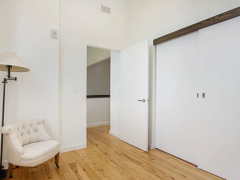1454 Townsend St #307 — Photo 8