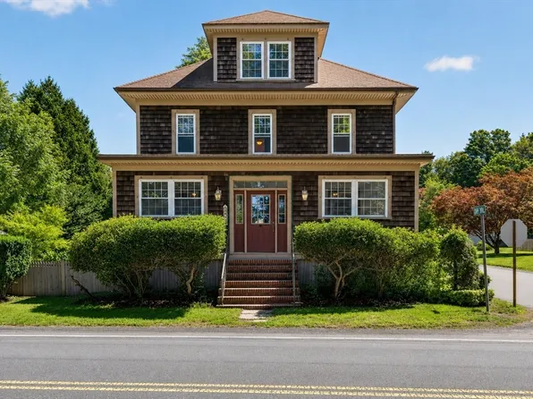 594 Slocum Rd, Dartmouth, MA 02747