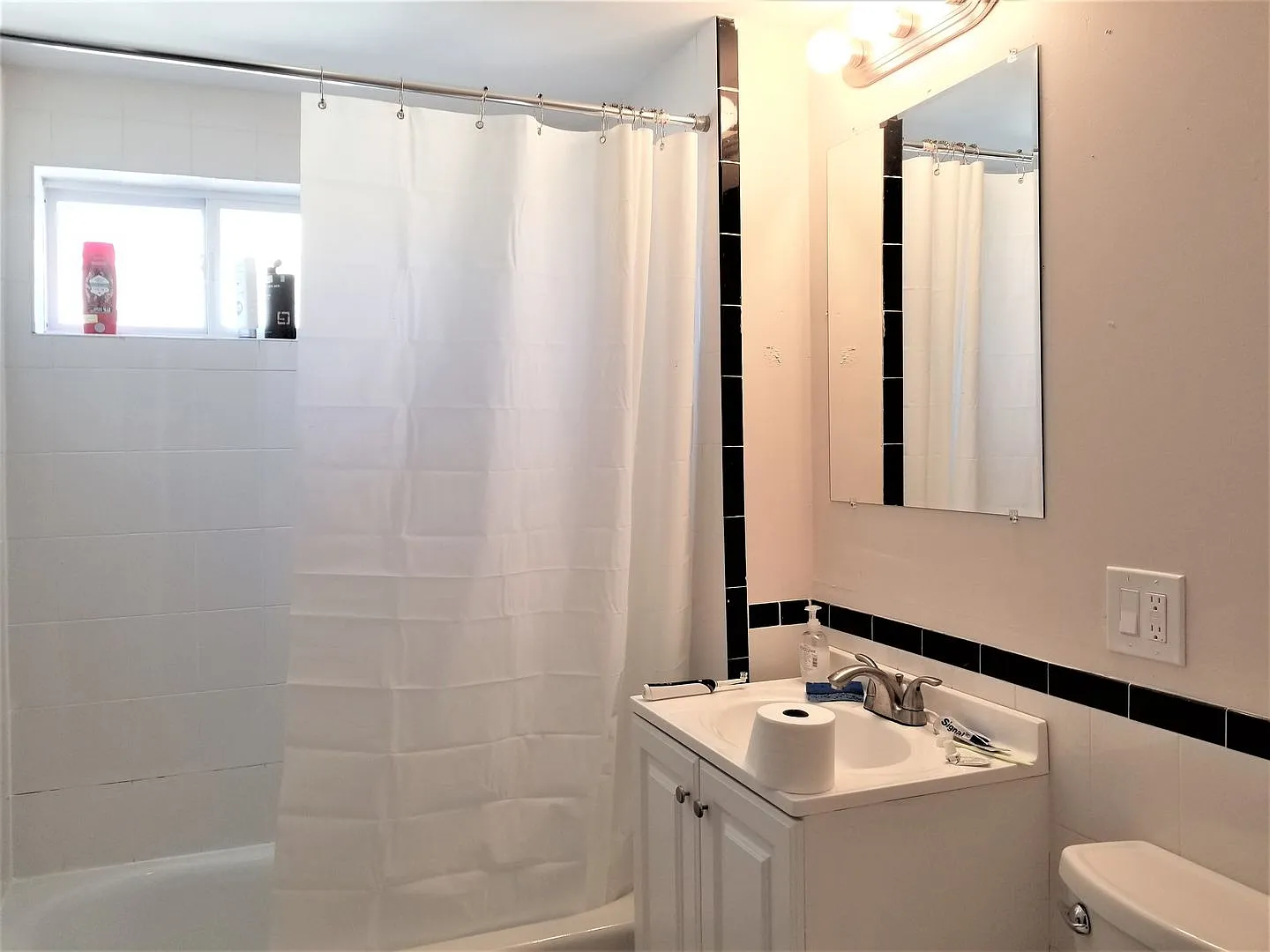 Great 5 Bed/2 Bath In Allston — Photo 2