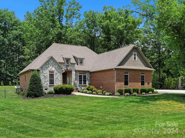 1437 Shiloh Run Ln, Lincolnton, NC 28092
