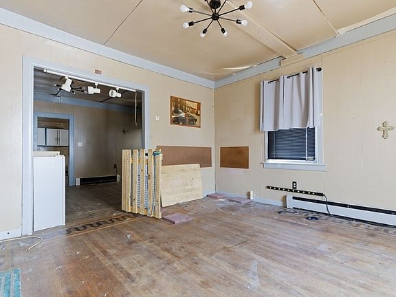 5th image of 116 Irving St