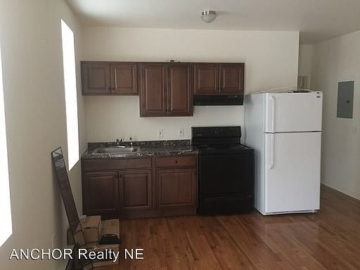 2nd image of 5219 Arch St