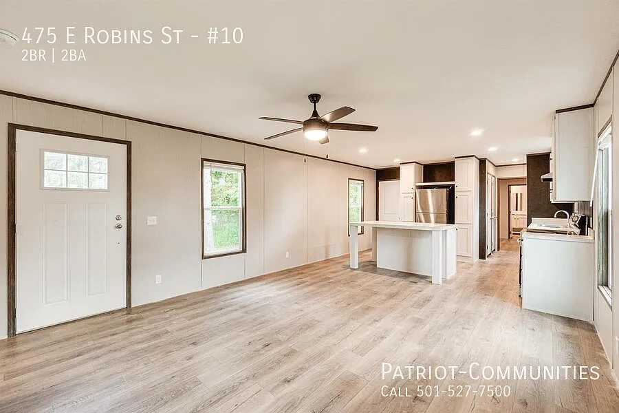 475 E Robins St — Photo 4
