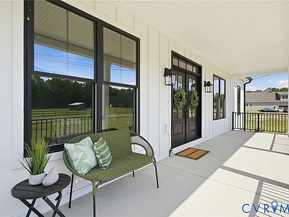 2nd image of 11 Hicks Wharf Rd