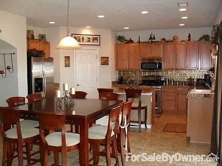 1328 Summer Breeze Drive, NM
						:
						Nice-sized drive-way! Three-car garage!