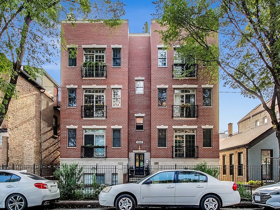 6 unit, 3 story walk-up building. Wonderful neighbors with a highly responsive HOA.