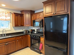 375 Quiet Harbor Rd, Readfield, ME 04355