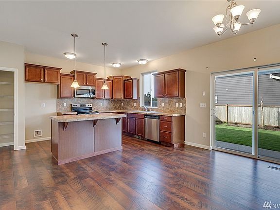 3rd image of 15810 93rd Ave E