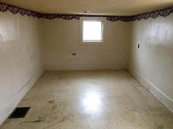 3rd image of 214 Highland Ave