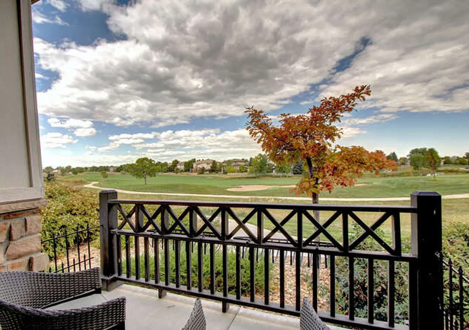 Spacious 3 BDR Townhome on Golf Course — Photo 4