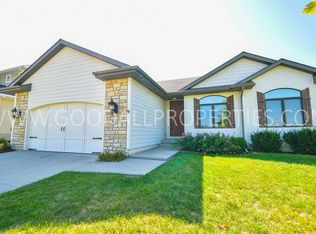 40 NE Gracewood Dr, Waukee, IA 50263