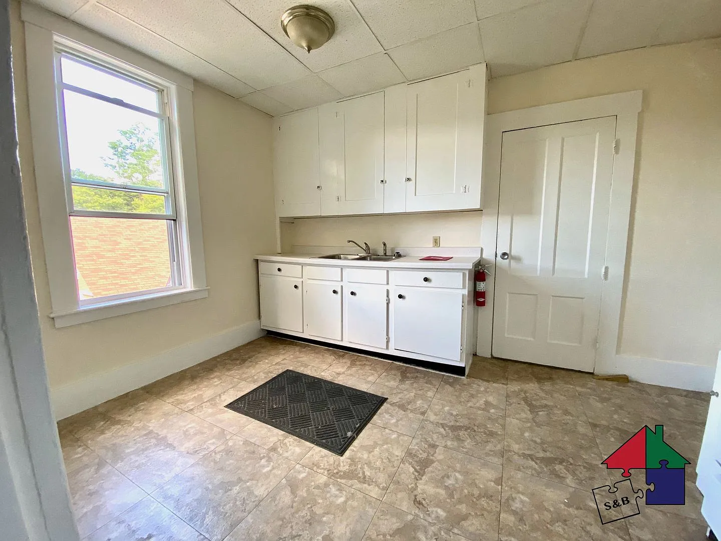 21 Highland Ave — Photo 1