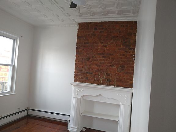 3rd image of 6 Ivy Pl APT 1
