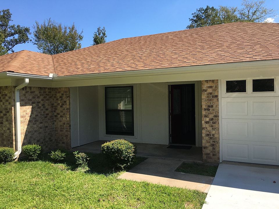 1st image of 207 Kingman Cir