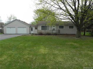 5174 Heath Ave, Clarkston, MI 48346