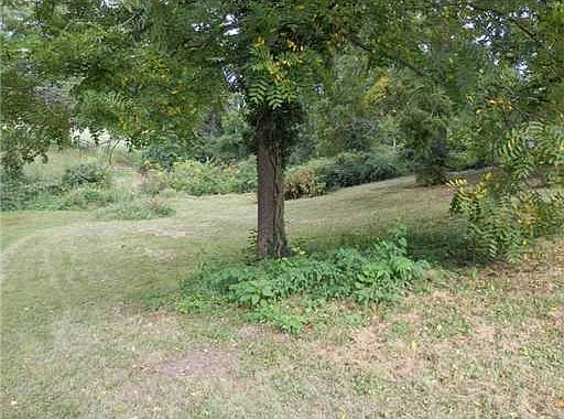 3rd image of 191 Carrousel Dr