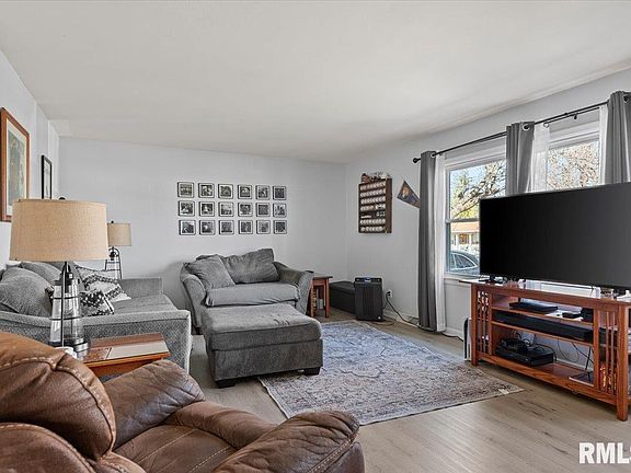 4th image of 49 Foresters Ln