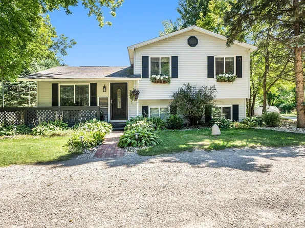 1425 Kurtz Rd, Holly, MI 48442