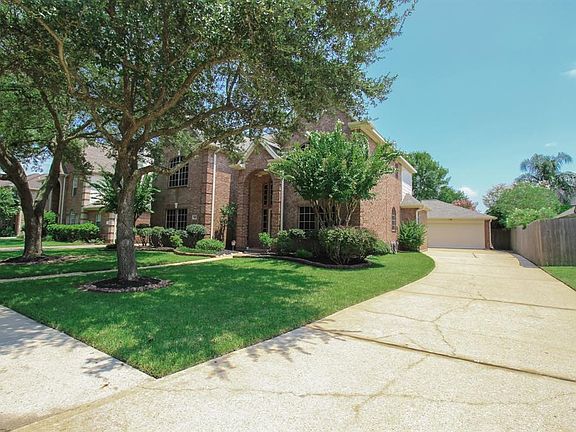 4th image of 2426 Lakeside Dr