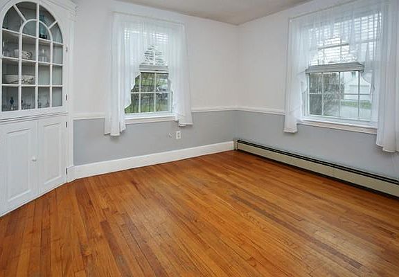 5th image of 71 Newbert Ave