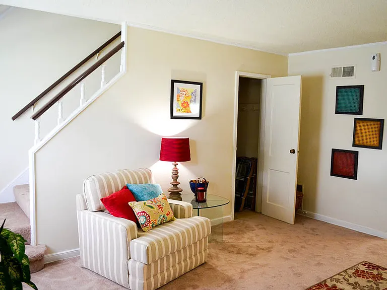 Hilliard Road Apartments — Photo 13