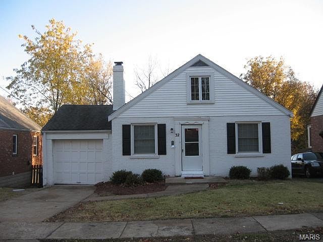 1st image of 32 Robert Ave