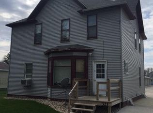 321 13th St SW APT 2, Watertown, SD 57201