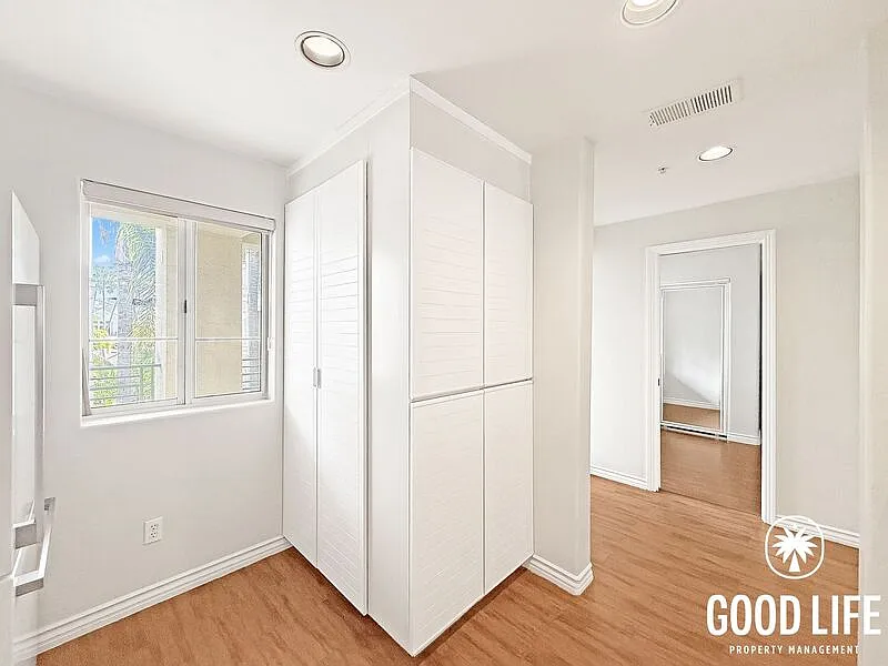 2 bed, 1.0 bath, 952 sqft, $3,050 — Photo 4
