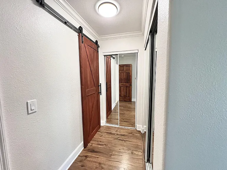 2494 Lone Oak Dr — Photo 40