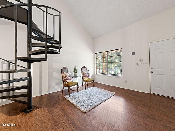 3rd image of 300 Lozes Ave APT 1604