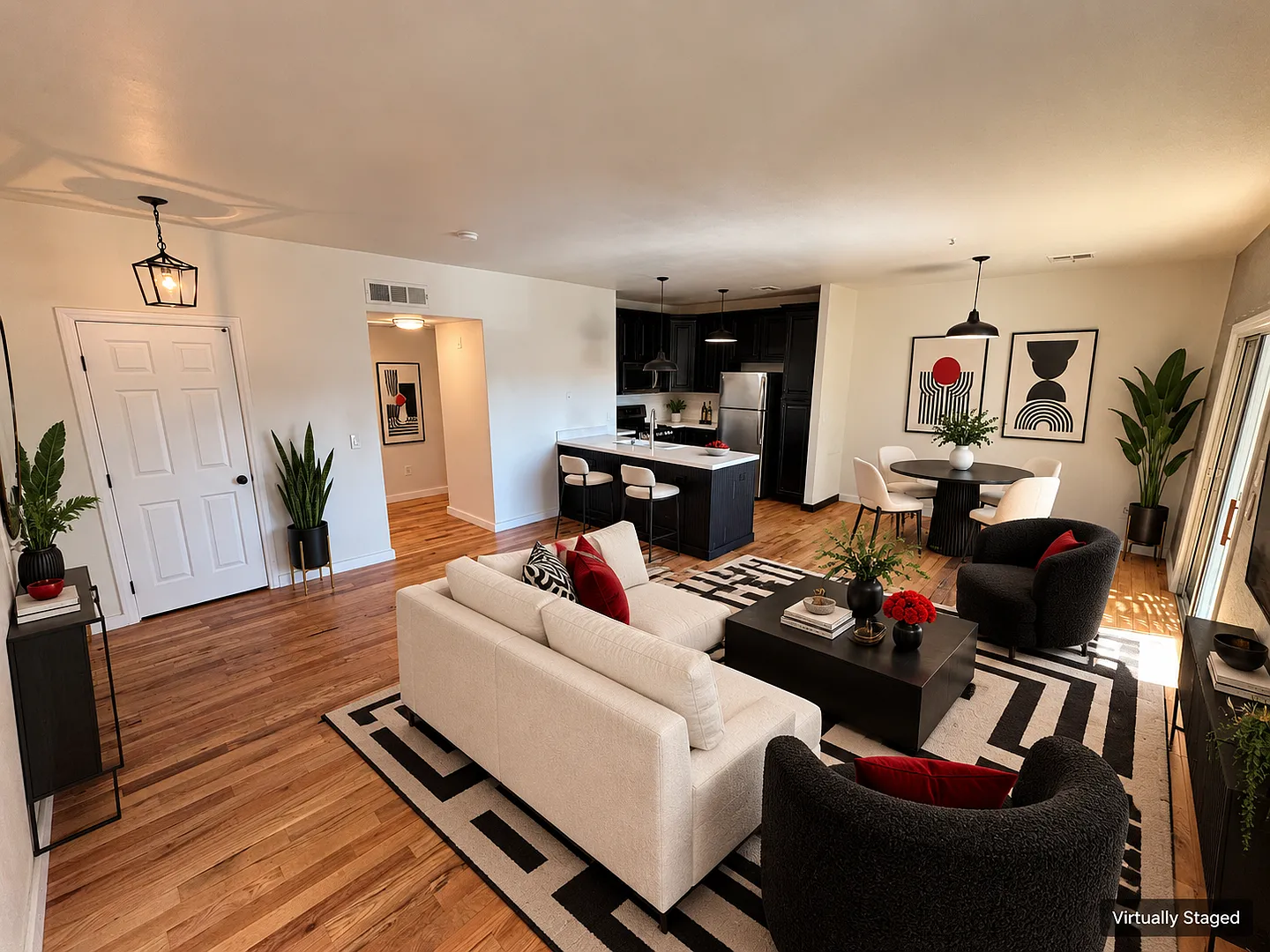 Modern 2Bed/Bath Second Foor Condo located near Whitney Ranch Area — Photo 3