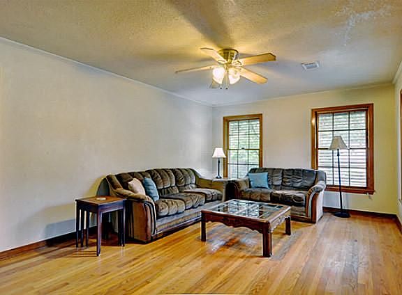 5th image of 1202 N Irving Heights Dr