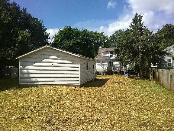 3rd image of 145 E Chellis St