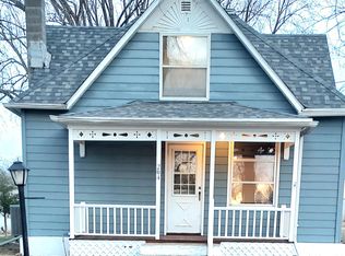 204 S Harvey St, Viborg, SD 57070