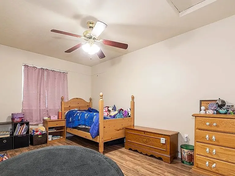 1337 N Gingham Ave — Photo 16
