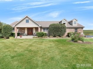 104 Belle Rive Dr, Millington, IL 60537