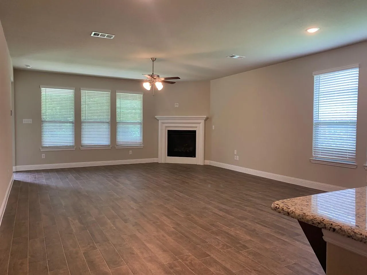 1512 Elizabeth St — Photo 3