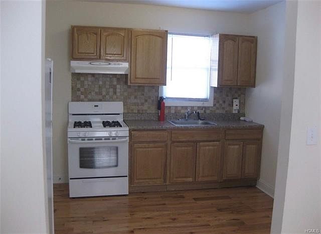 2nd image of 13 Runyon Ave