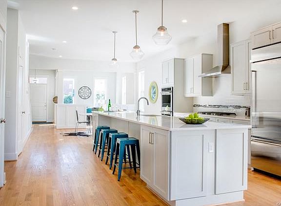 4th image of 2607 Kensington Ave