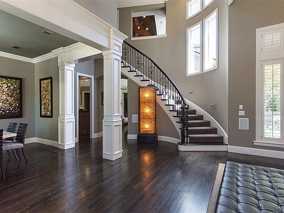 Grand soaring ceiling entry!