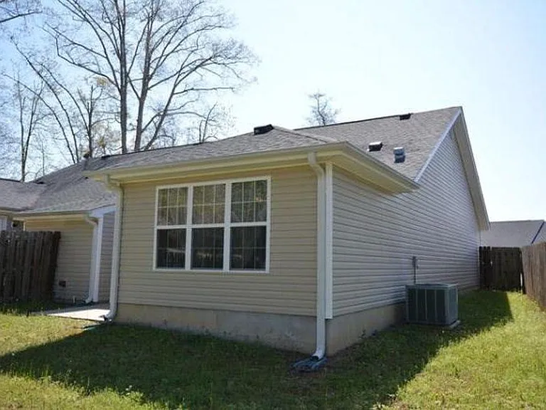 514 Goodale Ct — Photo 10